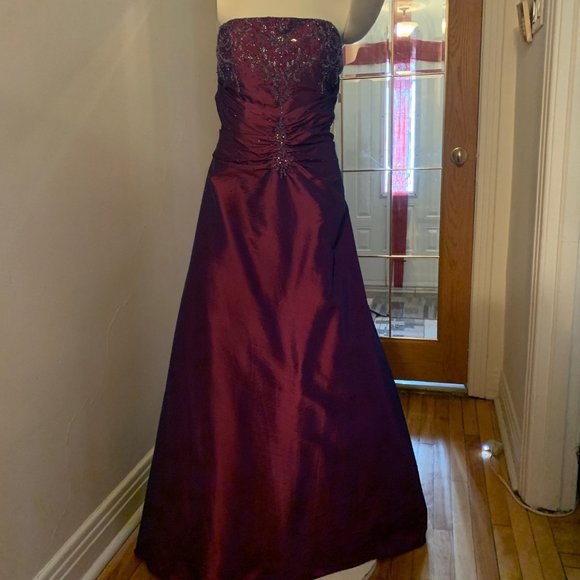 Robe de bal - Picture 1 of 9